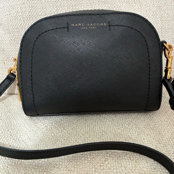 Marc Jacobs EUC Black Leather Playback Dome Crossbody Bag w/Gold Hardware